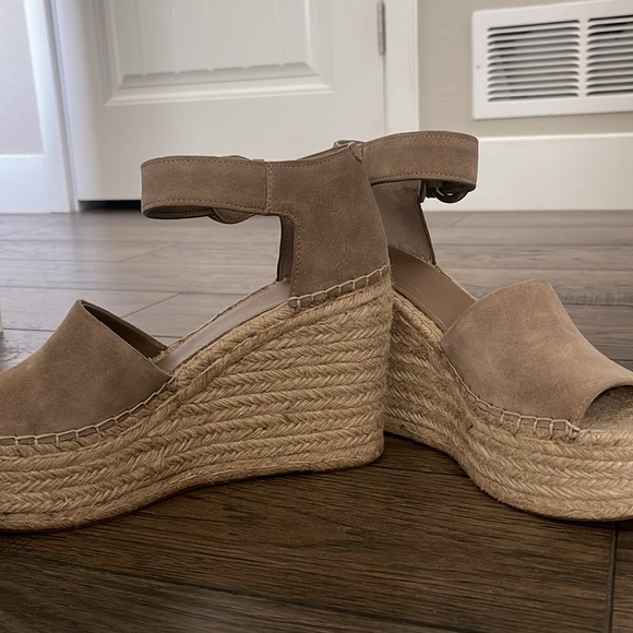 Marc Fisher Lalida Platform Wedge Espadrilles Grey/Taupe Suede Sandals Size 9 - Picture 7 of 7